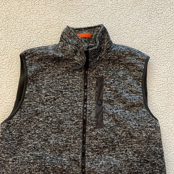 Vest - Picture 2 of 6
